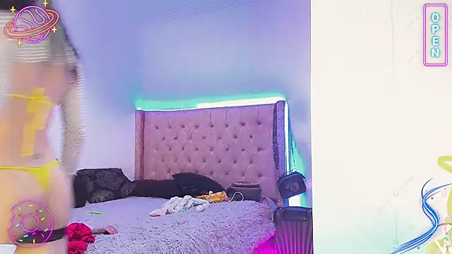 LittleEmmaa online show from January 2025 05:15:02 AM