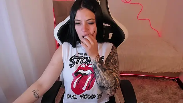 Victoryyy  online show from September 2025 05:58:01 PM