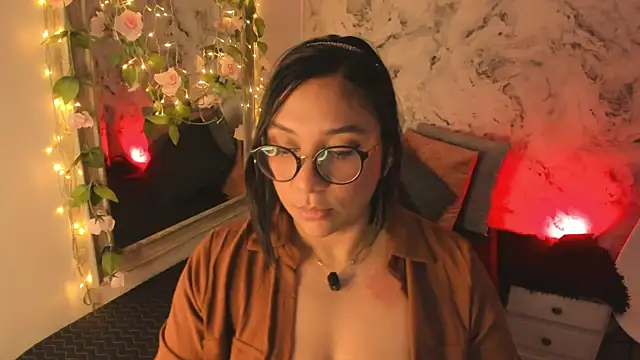 Snapshot of Bella_desi_ chatting on June 2026 01:15:01 PM Bella desi online show from June 2026 01:15:01 PM