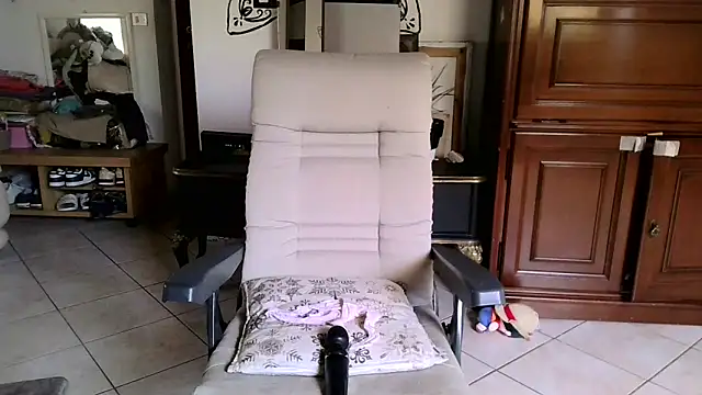 Emily Posh online show from June 2026 09:44:01 AM