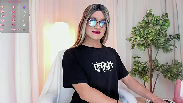 Snapshot of vitta_alfayed chatting on March 2025 07:49:02 PM vitta alfayed online show from March 2025 07:49:02 PM