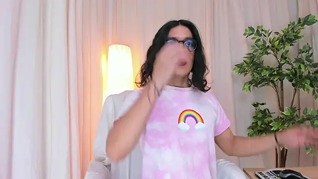 Snapshot of vitta_alfayed chatting on March 2025 07:57:02 PM vitta alfayed online show from March 2025 07:57:02 PM