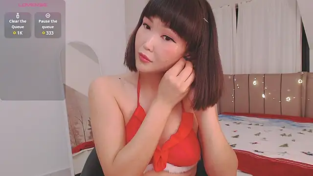 Snapshot of TumiLio chatting on December 2024 04:33:02 AM TumiLio online show from December 2024 04:33:02 AM