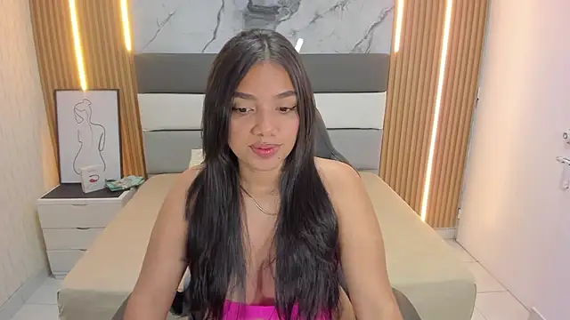 Snapshot of SUZETMONACO chatting on November 2025 07:25:02 PM SUZETMONACO online show from November 2025 07:25:02 PM