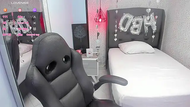 Snapshot of SUZETMONACO chatting on November 2025 07:35:02 PM SUZETMONACO online show from November 2025 07:35:02 PM