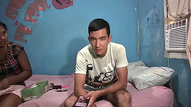 Snapshot of Sweetiefoxxx chatting on February 2025 08:04:01 PM Sweetiefoxxx online show from February 2025 08:04:01 PM