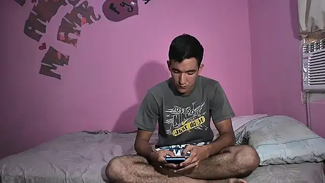 Snapshot of Sweetiefoxxx chatting on March 2025 08:10:01 PM Sweetiefoxxx online show from March 2025 08:10:01 PM