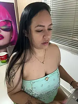 Snapshot of marta201_alfaro chatting on February 2025 01:44:01 PM marta201 alfaro online show from February 2025 01:44:01 PM