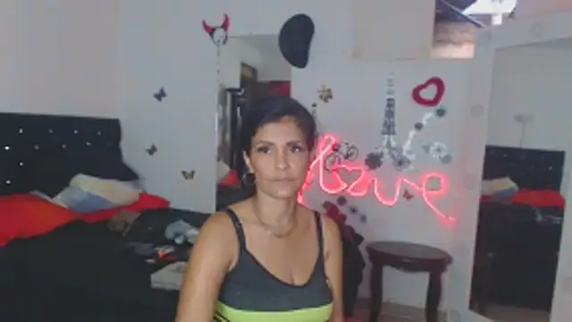 Snapshot of brigitht chatting on November 2025 10:42:02 PM brigitht online show from November 2025 10:42:02 PM