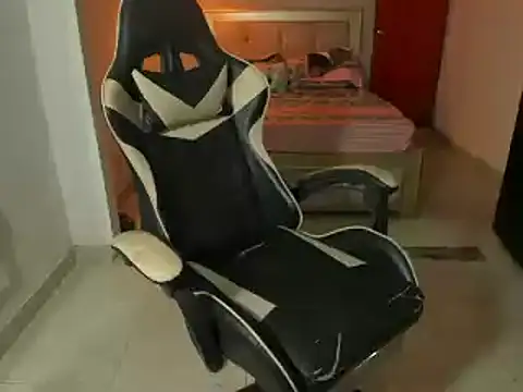 naomi berckley online show from March 2025 09:38:02 AM