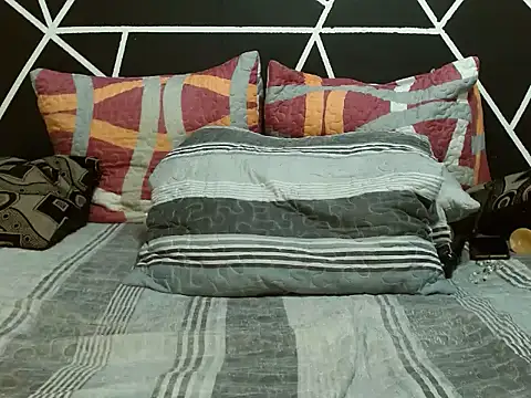 Snapshot of YummyChocolatexx2 chatting on November 2025 02:59:02 PM YummyChocolatexx2 online show from November 2025 02:59:02 PM