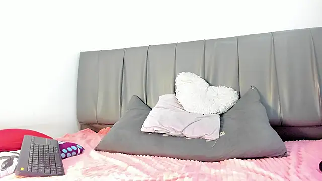 Cherllynn online show from February 2025 04:36:02 PM