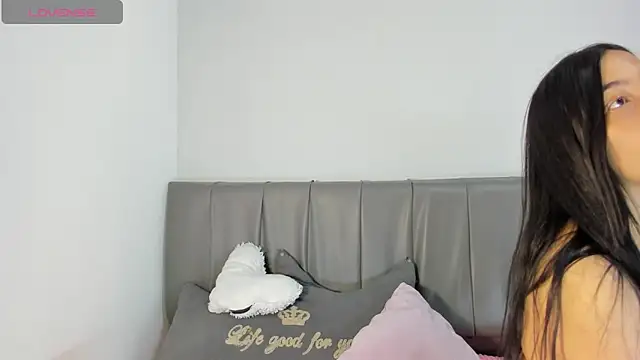 Cherllynn online show from October 2025 03:10:01 PM