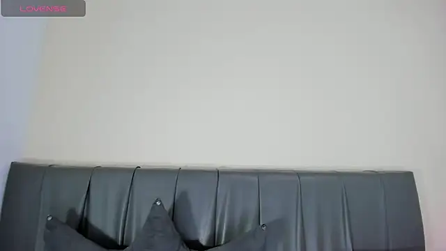 Cherllynn online show from November 2025 05:01:02 PM