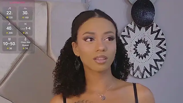 Nahomi King online show from January 2025 01:09:02 PM