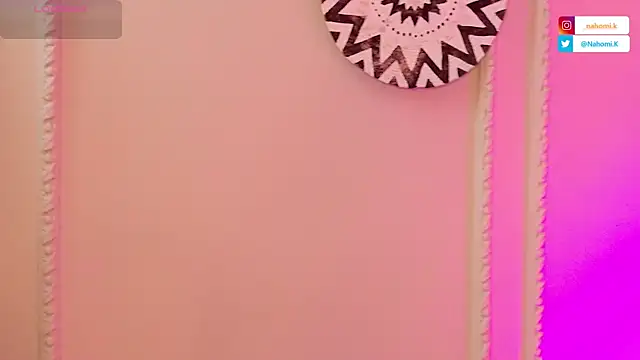 Nahomi King online show from December 2025 01:05:01 PM