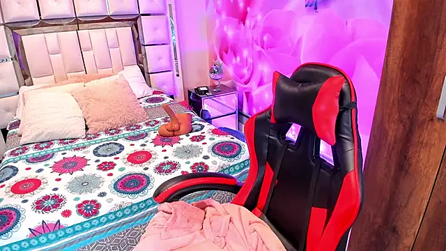 Snapshot of Yelena_mutiz chatting on December 2025 02:00:01 PM Yelena mutiz online show from December 2025 02:00:01 PM