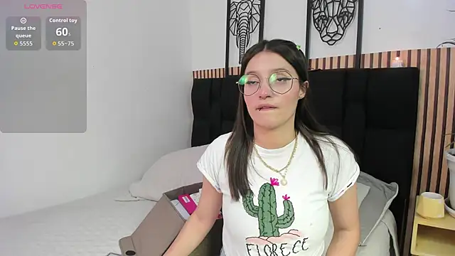 Snapshot of Elecktra_sweet chatting on November 2025 07:48:02 PM Elecktra sweet online show from November 2025 07:48:02 PM