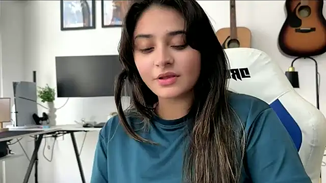 Snapshot of demieliss chatting on May 2026 09:05:02 AM demieliss online show from May 2026 09:05:02 AM