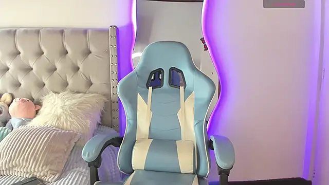 Snapshot of Violet_Rost chatting on January 2025 02:07:01 PM Violet Rost online show from January 2025 02:07:01 PM