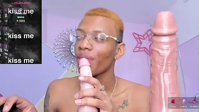 Snapshot of Tiffany_Valentine15 chatting on September 2025 01:15:02 PM Tiffany Valentine15 online show from September 2025 01:15:02 PM