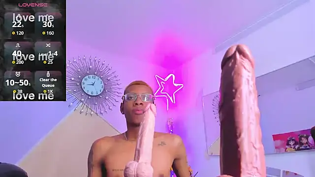 Snapshot of Tiffany_Valentine15 chatting on October 2025 01:21:01 PM Tiffany Valentine15 online show from October 2025 01:21:01 PM