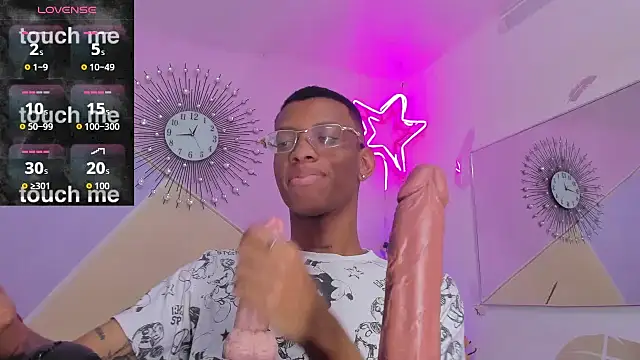 Snapshot of Tiffany_Valentine15 chatting on November 2025 06:51:02 PM Tiffany Valentine15 online show from November 2025 06:51:02 PM