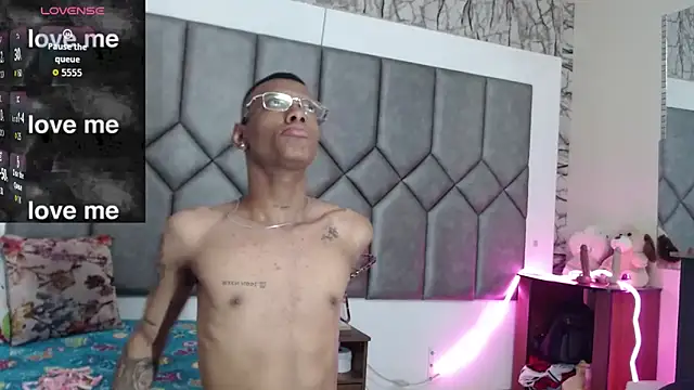 Snapshot of Tiffany_Valentine15 chatting on December 2025 02:00:02 PM Tiffany Valentine15 online show from December 2025 02:00:02 PM