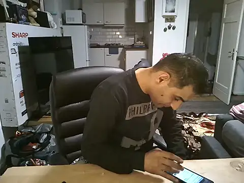 Snapshot of mihaimichael chatting on November 2025 12:43:01 AM mihaimichael online show from November 2025 12:43:01 AM