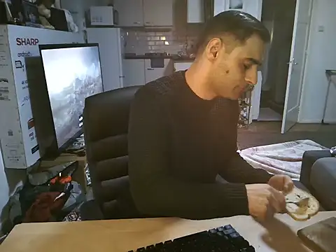 Snapshot of mihaimichael chatting on November 2025 01:39:01 AM mihaimichael online show from November 2025 01:39:01 AM