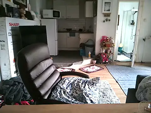 Snapshot of mihaimichael chatting on November 2025 01:42:02 PM mihaimichael online show from November 2025 01:42:02 PM