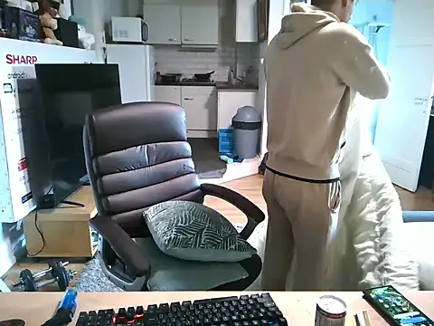 Snapshot of mihaimichael chatting on November 2025 01:17:02 PM mihaimichael online show from November 2025 01:17:02 PM