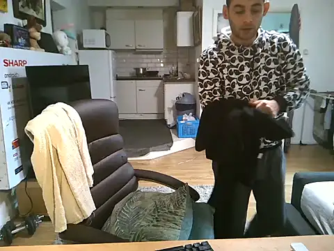 Snapshot of mihaimichael chatting on November 2025 12:05:02 PM mihaimichael online show from November 2025 12:05:02 PM