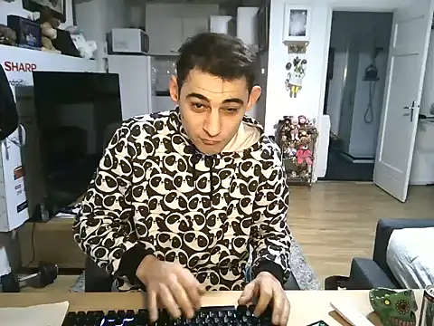 Snapshot of mihaimichael chatting on November 2025 03:15:02 PM mihaimichael online show from November 2025 03:15:02 PM