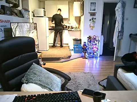 Snapshot of mihaimichael chatting on December 2025 12:05:01 AM mihaimichael online show from December 2025 12:05:01 AM