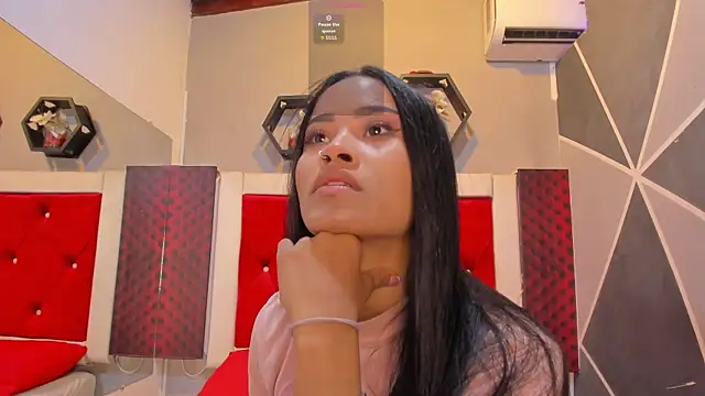 Karoll014 online show from November 2025 12:15:02 PM