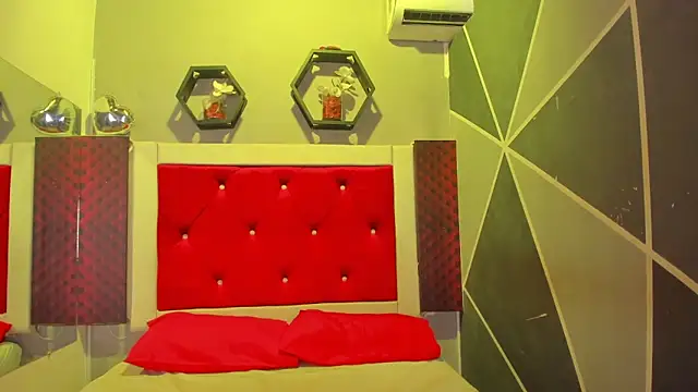 Karoll014 online show from February 2026 12:09:02 PM