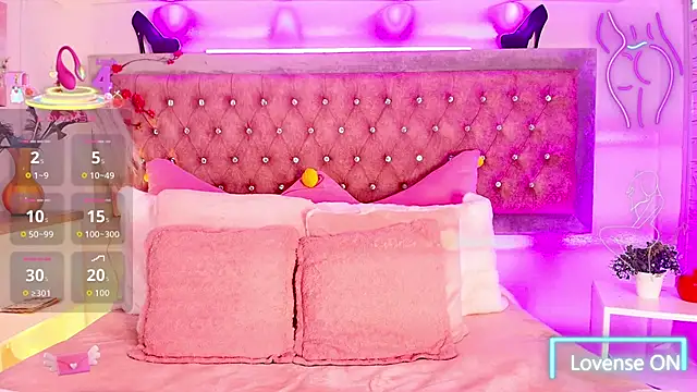 Tayzon Foxxx online show from November 2025 12:48:02 PM