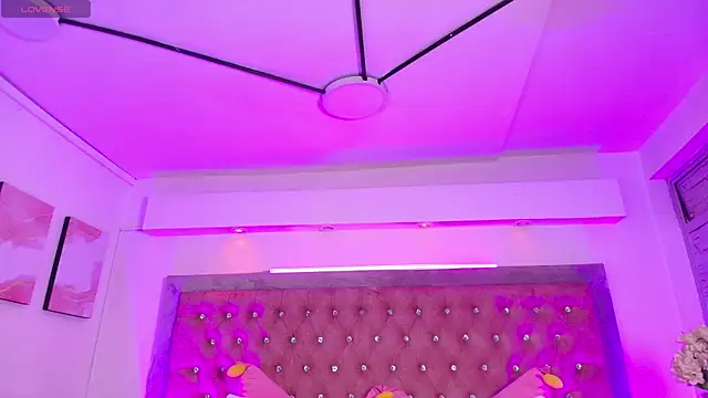 Tayzon Foxxx online show from December 2025 12:34:02 PM