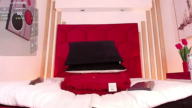 Tayzon Foxxx online show from July 2026 08:32:01 AM