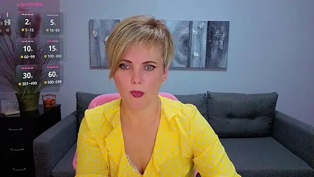 Snapshot of Julia_Wilsone chatting on November 2025 06:44:01 AM Julia Wilsone online show from November 2025 06:44:01 AM