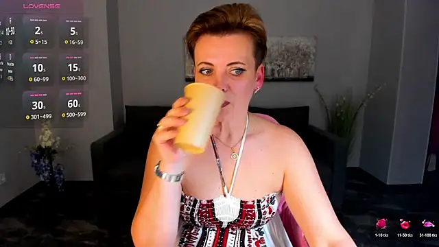 Snapshot of Julia_Wilsone chatting on November 2025 01:14:02 PM Julia Wilsone online show from November 2025 01:14:02 PM