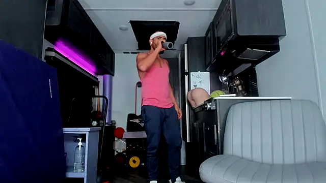 Snapshot of DirtyDrizzy chatting on February 2026 01:56:02 AM DirtyDrizzy online show from February 2026 01:56:02 AM