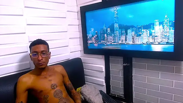 Jose Smoke online show from November 2025 03:27:02 AM