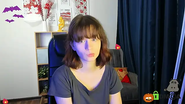 Snapshot of Alina_Mills chatting on October 2025 08:49:01 AM Alina Mills online show from October 2025 08:49:01 AM