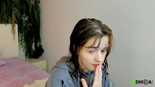 Snapshot of Alina_Mills chatting on November 2025 11:00:01 AM Alina Mills online show from November 2025 11:00:01 AM