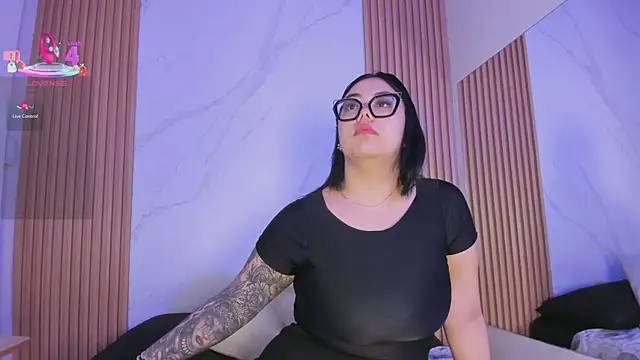 Snapshot of juicy_led_ chatting on November 2025 11:10:01 AM juicy led online show from November 2025 11:10:01 AM