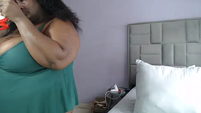 Snapshot of bustytitsxxx chatting on November 2025 09:20:02 AM bustytitsxxx online show from November 2025 09:20:02 AM