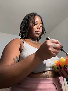 Snapshot of Goddess_Nafeesha chatting on November 2025 05:18:01 PM Goddess Nafeesha online show from November 2025 05:18:01 PM