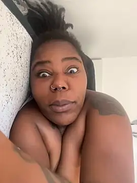 Snapshot of Goddess_Nafeesha chatting on December 2025 06:37:02 PM Goddess Nafeesha online show from December 2025 06:37:02 PM